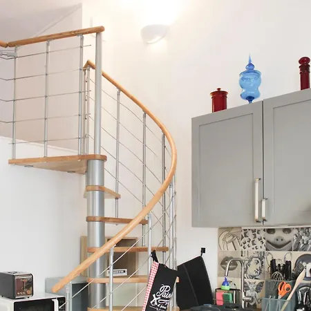 Charming Mezzanine Near Buttes-chaumont *