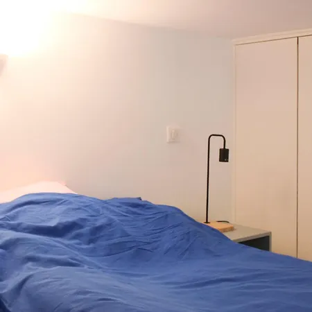 아파트 Charming Mezzanine Near Buttes-chaumont