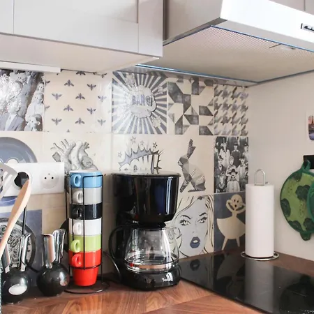 아파트 Charming Mezzanine Near Buttes-chaumont *