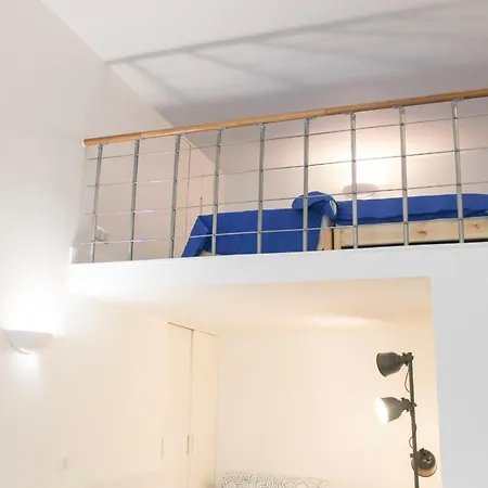 아파트 Charming Mezzanine Near Buttes-chaumont 파리