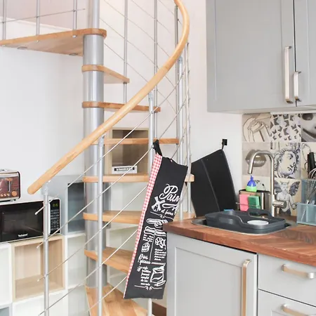 Charming Mezzanine Near Buttes-chaumont 아파트