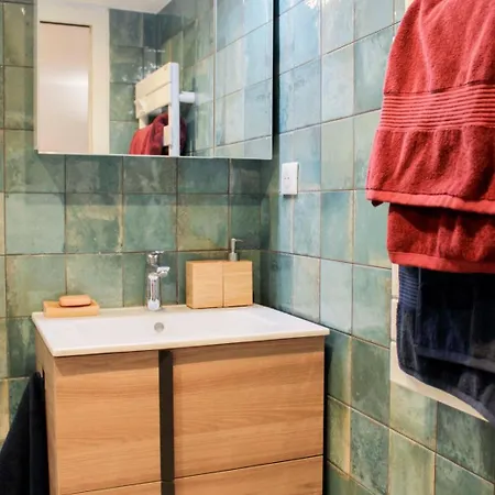 Charming Near Buttes-chaumont Paris