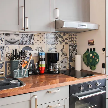 Charming Near Buttes-chaumont *