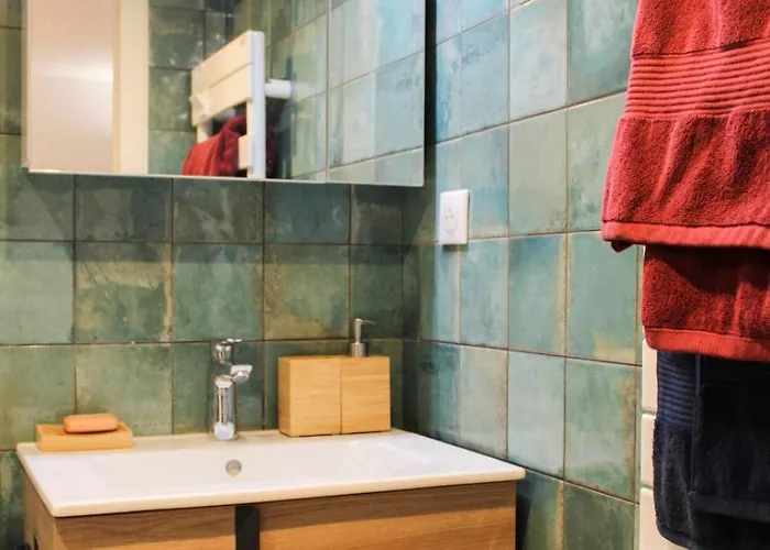 Appartement Charming Mezzanine Near Buttes-chaumont Paris