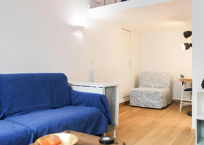 Charming Mezzanine Near Buttes-chaumont Appartement *