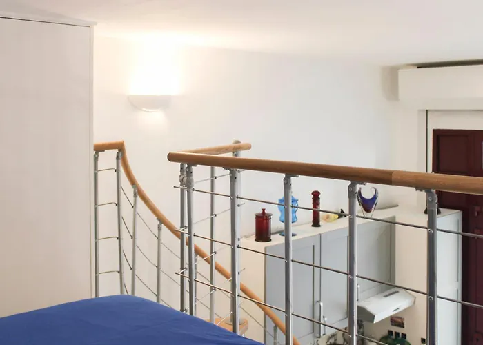 Charming Mezzanine Near Buttes-chaumont Appartement *